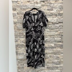 Forever 21 Black and White Short Sleeve Jumpsuit Black and White Plus Size